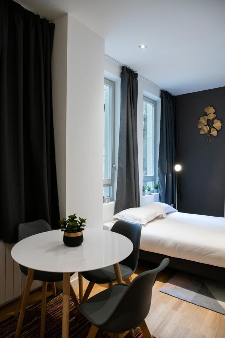 Le St Germain - Petillant Studio Decore Avec Gout En Centre-Ville Lião Exterior foto